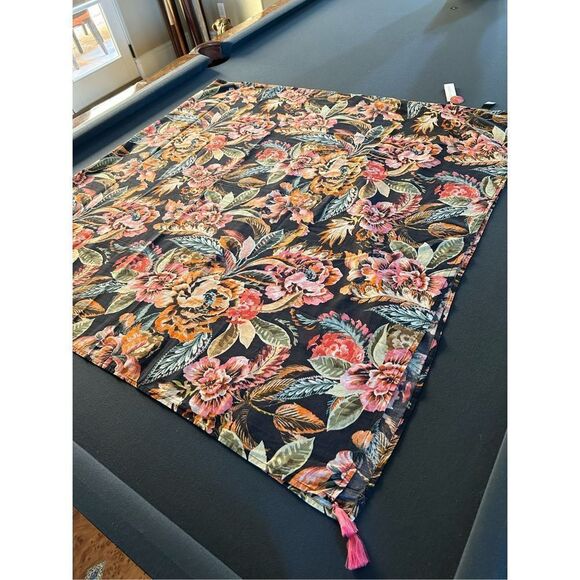 NWT Beautiful Beach Sarong from London - Picture 2 of 5